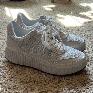 Universal Thread White and Gray Sneakers with Textured Design